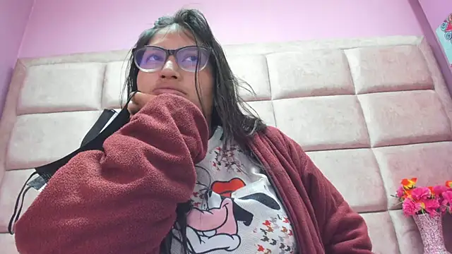 Snapshot of Miaa_Smiith_ chatting on November 2025 04:05:01 AM Miaa Smiith online show from November 2025 04:05:01 AM