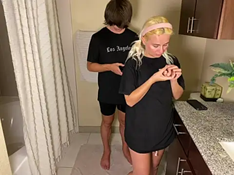 girlfriendmissy online show from April 2026 12:00:01 AM