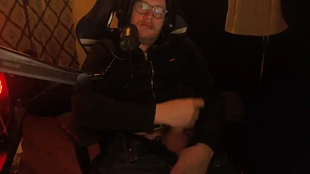 chicostick413 online show from February 2026 12:37:02 AM