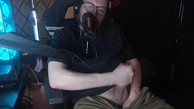 chicostick413 online show from April 2026 09:37:02 PM