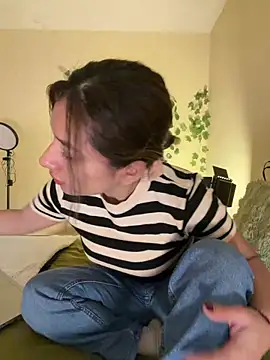 Bckystonee online show from February 2026 12:31:01 PM