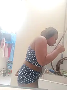 NicolVilla online show from December 2025 12:45:01 PM