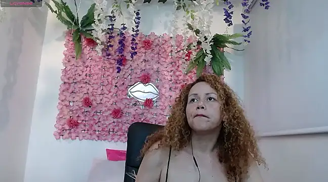 BLONDE SEXYHOT online show from February 2025 03:07:01 AM