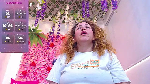 BLONDE SEXYHOT online show from February 2026 05:02:02 PM