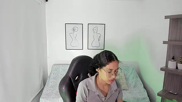 Snapshot of MAILYLOVE1 chatting on December 2024 12:44:02 PM MAILYLOVE1 online show from December 2024 12:44:02 PM