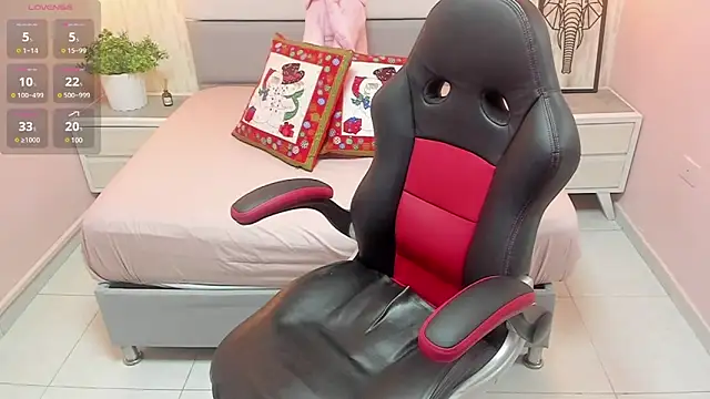 Snapshot of MAILYLOVE1 chatting on December 2024 12:27:02 PM MAILYLOVE1 online show from December 2024 12:27:02 PM