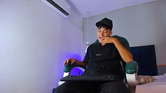 Austin Cardieff online show from January 2025 02:59:01 AM