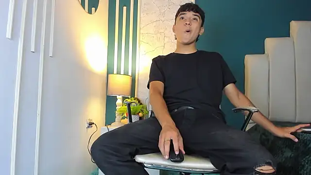 Austin Cardieff online show from February 2025 07:40:02 PM