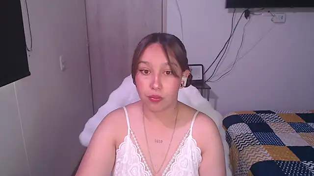 Skarlet Adams28 online show from October 2025 09:30:01 PM