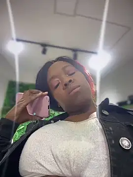 Snapshot of Thyana_LS chatting on January 2025 04:37:01 PM Thyana LS online show from January 2025 04:37:01 PM