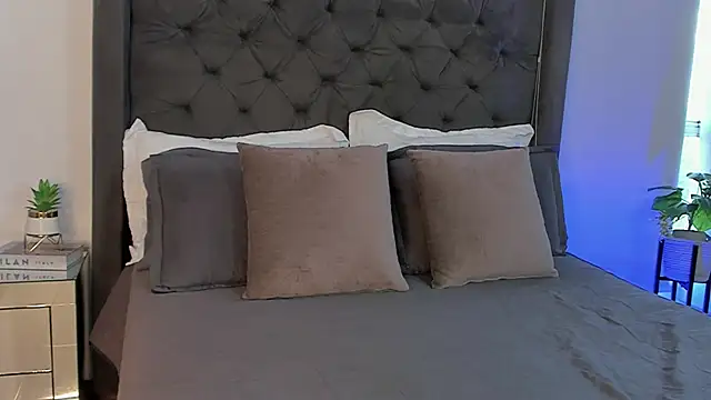 AntonellandJohan online show from May 2026 10:15:02 PM