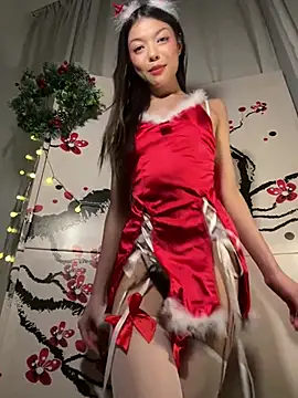 Snapshot of DesiredHoney chatting on December 2024 06:48:01 PM DesiredHoney online show from December 2024 06:48:01 PM