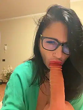 MichelleCara online show from October 2025 05:36:02 PM