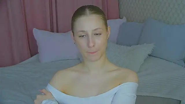 Snapshot of BritneyCruze chatting on March 2025 11:01:02 AM BritneyCruze online show from March 2025 11:01:02 AM