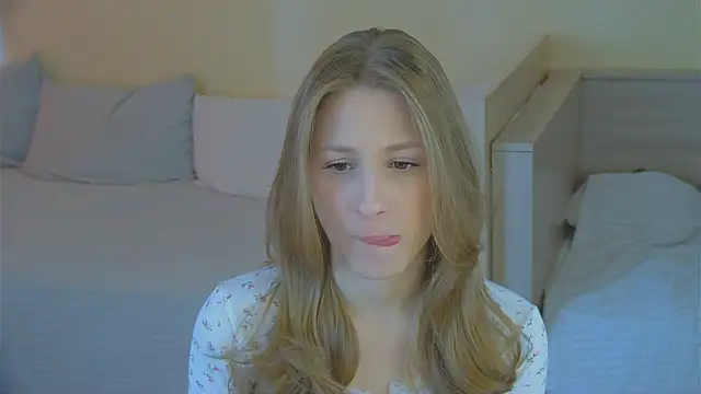 BritneyCruze online show from April 2026 10:38:01 AM