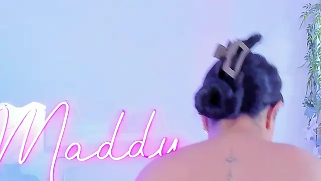 MaddyParisi online show from March 2025 07:31:02 PM