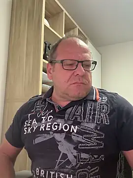 coupleLatinaLovers online show from September 2025 04:47:02 AM