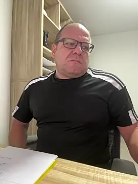 coupleLatinaLovers online show from October 2025 04:54:01 AM