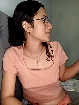 Snapshot of KaitlynLoveCam chatting on January 2025 03:00:02 AM KaitlynLoveCam online show from January 2025 03:00:02 AM