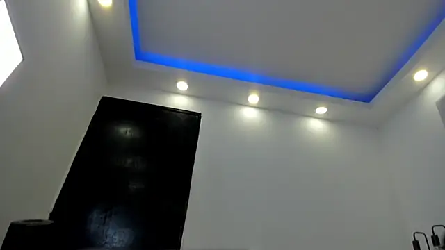 chloe zulay online show from February 2026 03:21:02 AM