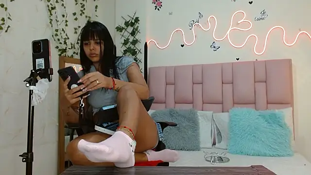 isabela ferrer  online show from March 2026 01:27:01 PM