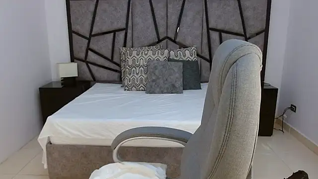 adhara cortez online show from April 2026 08:53:02 PM