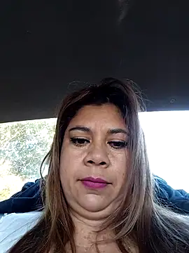 Laura-Hernandez online show from November 2025 12:47:01 PM