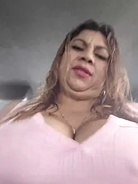 Laura-Hernandez online show from December 2025 02:57:02 PM