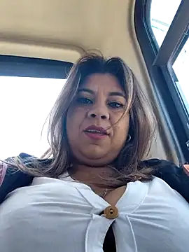 Laura-Hernandez online show from February 2026 03:12:01 PM