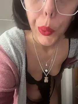 Snapshot of Porcella96 chatting on March 2025 09:21:01 PM Porcella96 online show from March 2025 09:21:01 PM