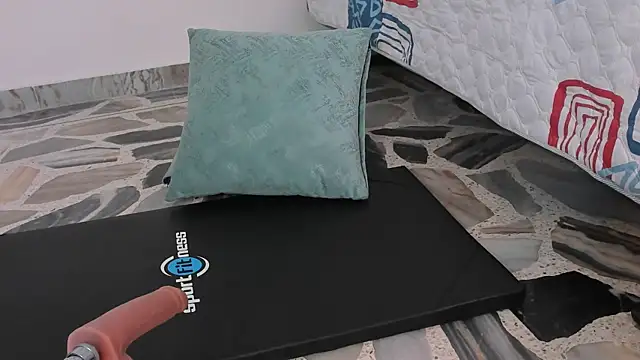 Maia W10 online show from January 2025 03:33:01 PM