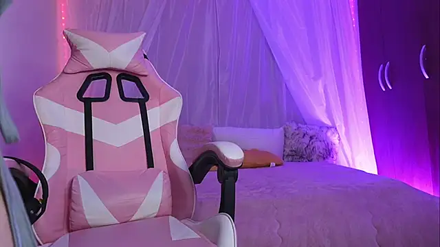 Lilou albrecht online show from April 2026 05:07:01 PM