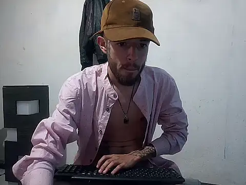 Aaronkiller online show from December 2024 02:49:02 PM