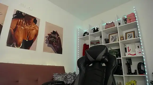 Snapshot of catalinapalencia chatting on January 2025 12:03:01 AM catalinapalencia online show from January 2025 12:03:01 AM