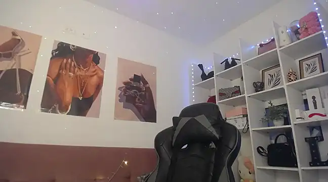 Snapshot of catalinapalencia chatting on February 2025 06:41:01 PM catalinapalencia online show from February 2025 06:41:01 PM