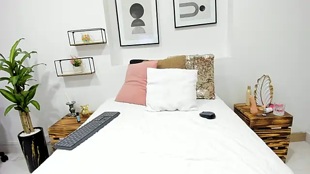 afrodita martinez online show from January 2025 07:43:01 AM