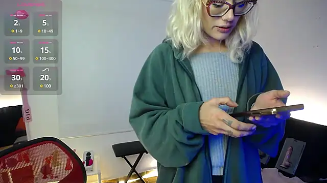 Snapshot of 911Calling chatting on December 2024 01:46:01 AM 911Calling online show from December 2024 01:46:01 AM