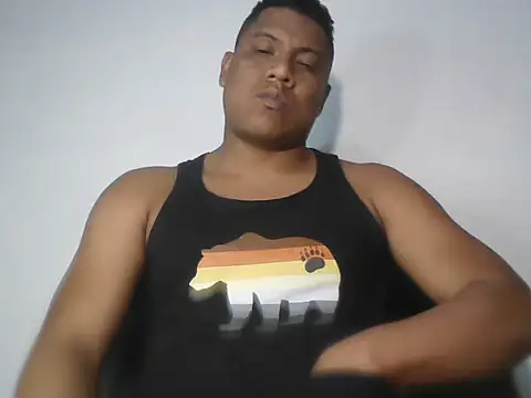 Snapshot of latinblack01 chatting on October 2025 06:32:02 AM latinblack01 online show from October 2025 06:32:02 AM