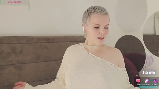 LikaBerry1 online show from October 2025 12:12:02 PM