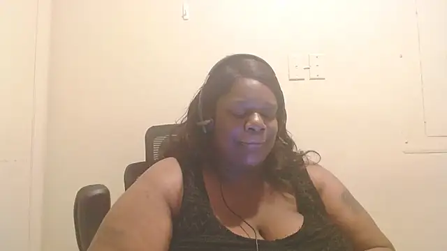 Snapshot of whitwhit86 chatting on September 2025 06:31:02 PM whitwhit86 online show from September 2025 06:31:02 PM