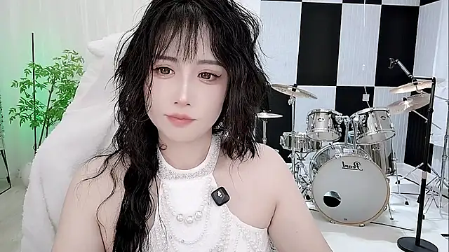 Vaness-a online show from October 2025 08:09:02 PM