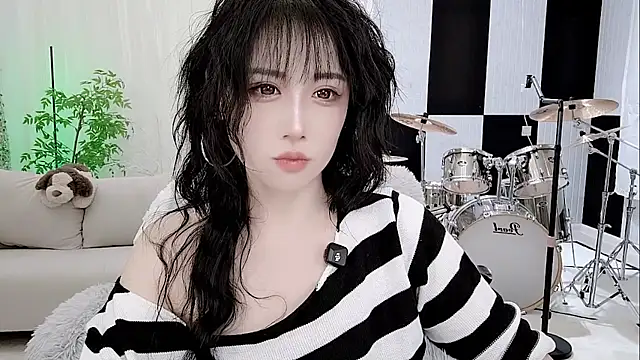 Vaness-a online show from October 2025 11:16:02 PM