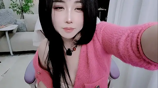 Vaness-a online show from December 2025 05:08:02 PM