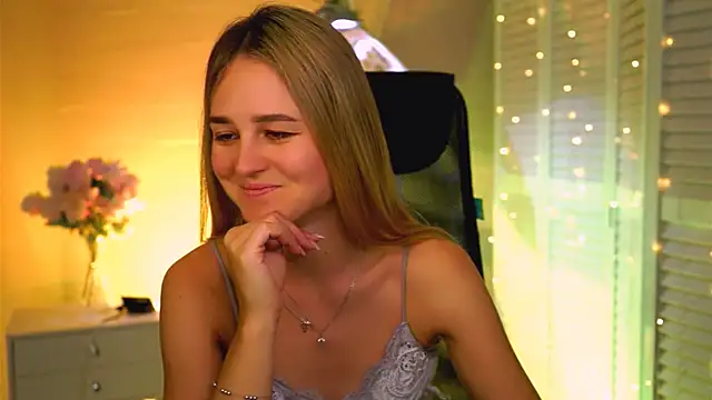 DeboraLarson online show from April 2026 03:30:02 AM