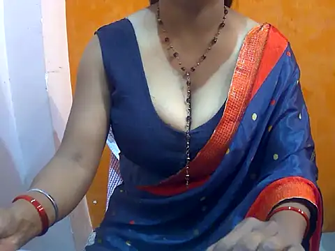 Snapshot of HOT-SEEMAA chatting on January 2025 01:49:01 AM HOT-SEEMAA online show from January 2025 01:49:01 AM