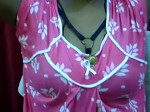 Snapshot of HOT-SEEMAA chatting on September 2025 04:32:02 PM HOT-SEEMAA online show from September 2025 04:32:02 PM