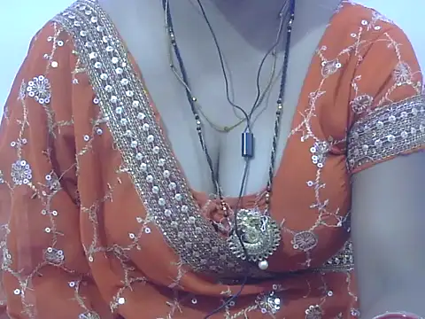 HOT-SEEMAA online show from May 2026 06:56:02 PM
