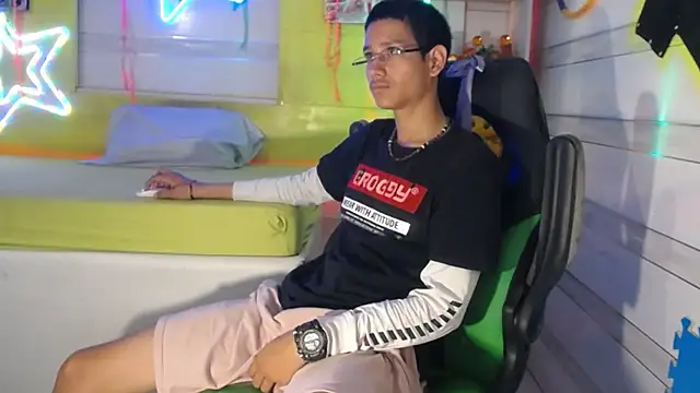 Snapshot of andy_staar chatting on February 2026 07:03:02 PM andy staar online show from February 2026 07:03:02 PM