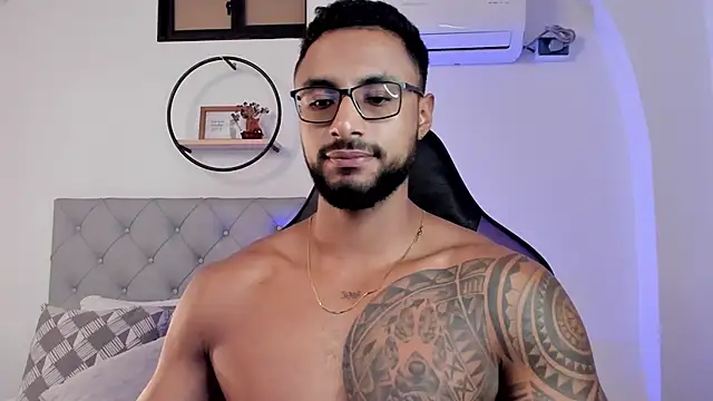 LiamGarcia1 online show from February 2025 12:25:02 PM