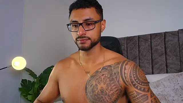 LiamGarcia1 online show from October 2025 02:14:02 PM